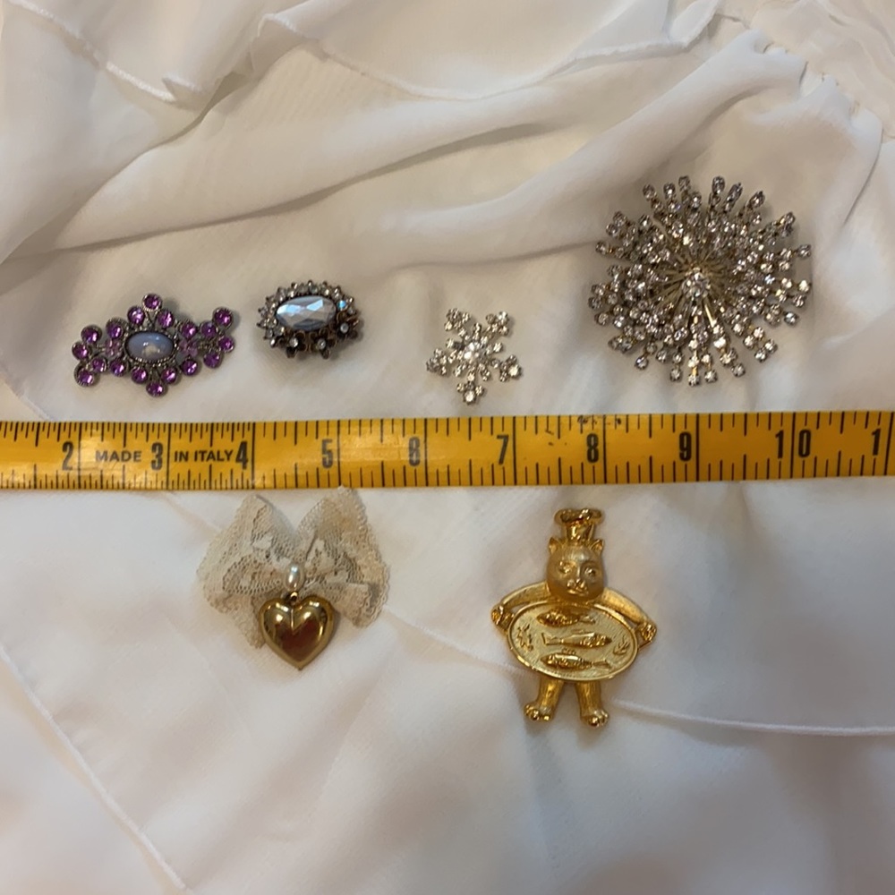 💛BOGO💛 Brooch Pins - Picture 9 of 10
